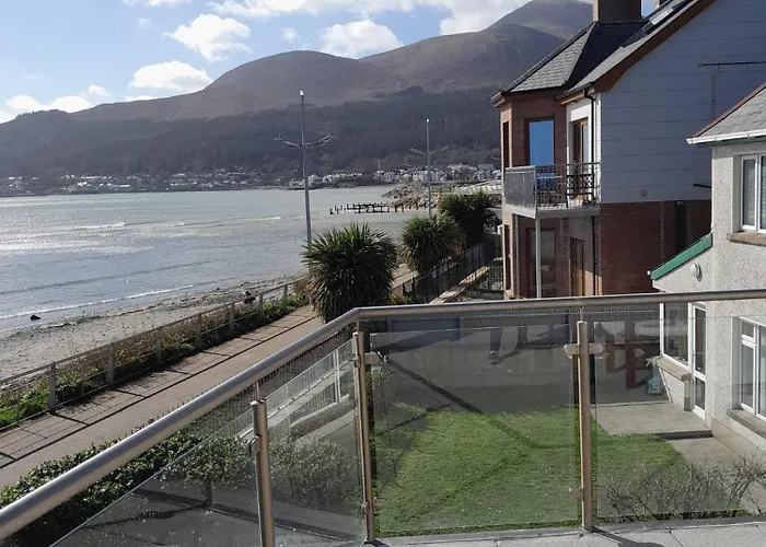 Beach View Apartment - First Floor With Balcony